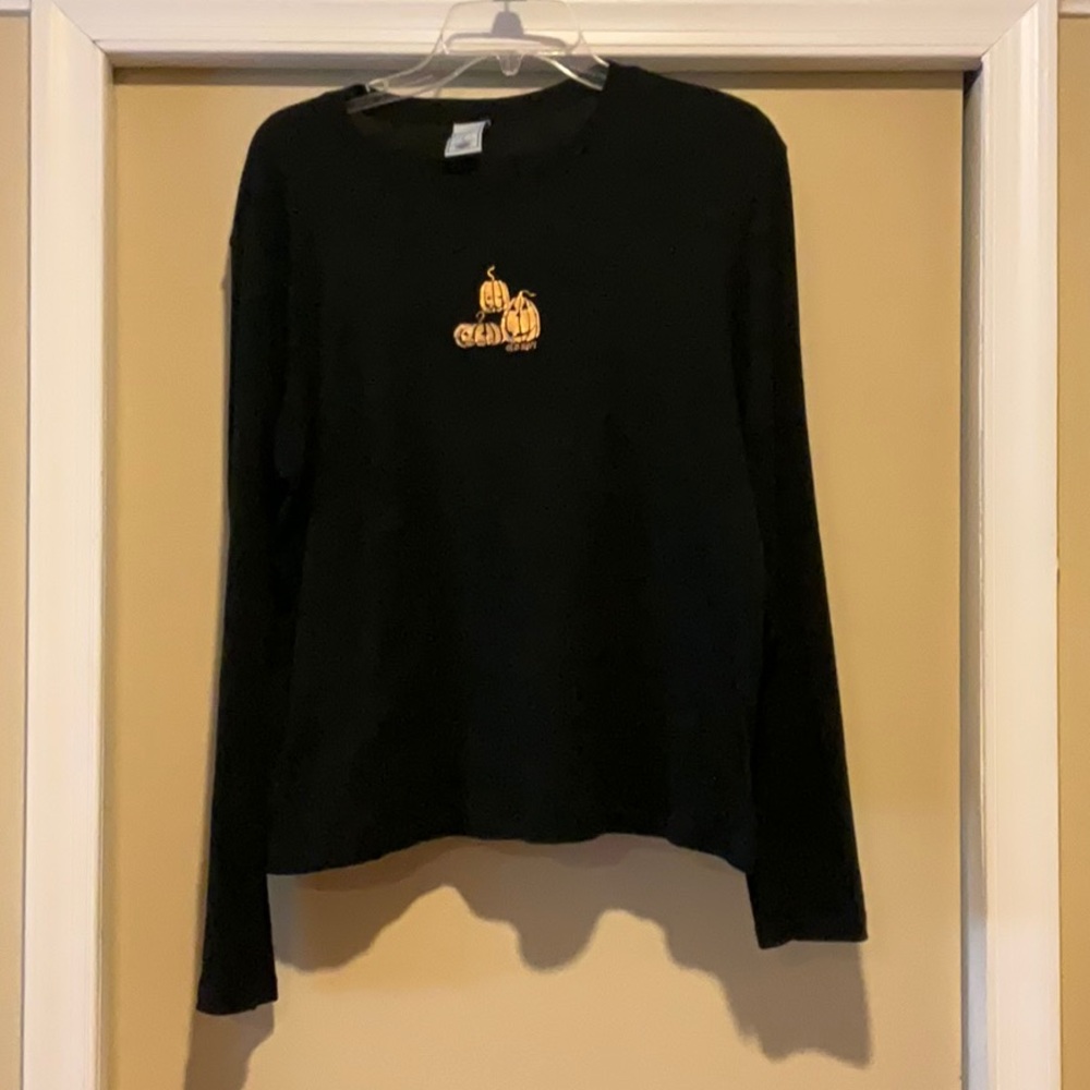 Old Navy woman's large Black Long Sleeve Crew Neck Tee with pumpkin foil Graphic